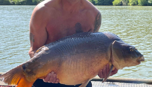 A 45 lb 5 oz fish from La Fonte, New pb, Sep 2021