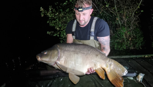 A 41 lb fish from La Fonte, Midnight mirror, Oct 2022
