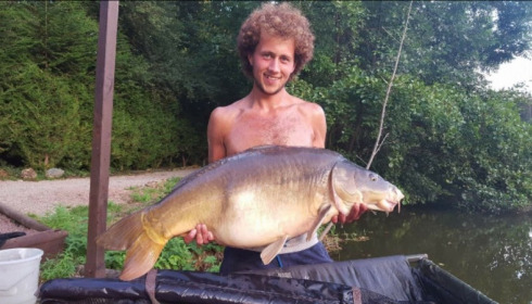 A 39 lb 5 oz carp from La Fonte, George Oliver Ellinor-Vawser, Aug 2016