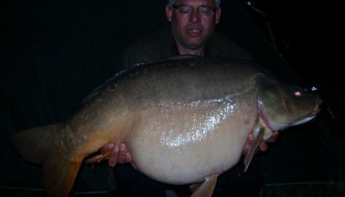 A 46 lb carp from Laroussi, Apr 2009