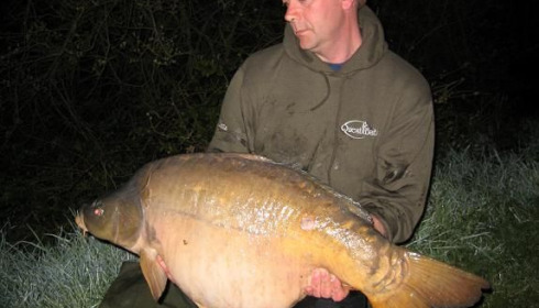 A 36 lb 12 oz carp from Laroussi, Apr 2008