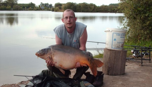 A 52 lb carp from Laroussi, New Pb for Daniel I'Anson, Jul 2007