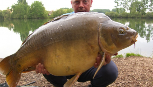 A 45 lb carp from Laroussi, Jun 2014