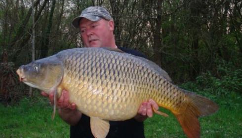 A 32 lb 2 oz carp from Laroussi, Apr 2009