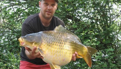 A 25 lb carp from Laroussi, May 2007