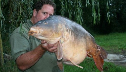 A 53 lb 9 oz carp from Laroussi, Sep 2008