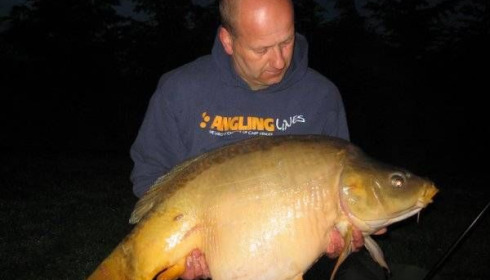 A 40 lb 7 oz carp from Laroussi, Apr 2009