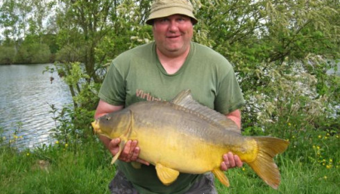 A 27 lb 10 oz carp from Laroussi, Apr 2009