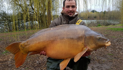 A 44 lb 4 oz carp from Laroussi, Craig Lancashire, Mar 2018