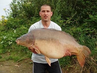 A 47 lb 2 oz carp from Laroussi, PB for Steve Quinn, Jun 2007