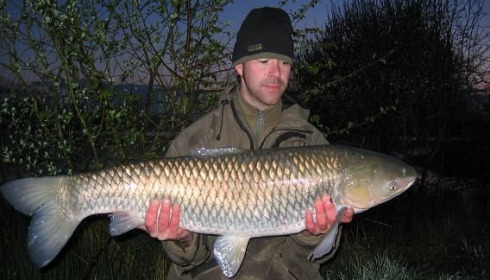 A 30 lb 4 oz carp from Laroussi, Apr 2008