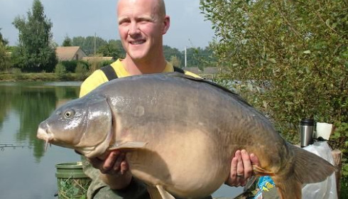 A 42 lb carp from Laroussi, Oct 2008