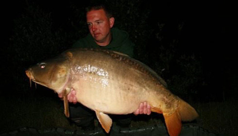 A 35 lb 2 oz carp from Laroussi, May 2007