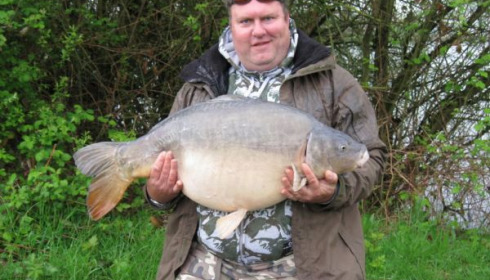 A 38 lb carp from Laroussi, Apr 2009
