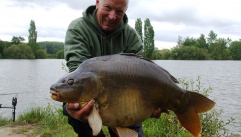 A 44 lb carp from Laroussi, Mel Rumbles, Jun 2014