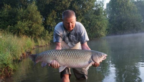 A 46 lb 2 oz grass carp from Laroussi, Eddie Faulkner, Jun 2010
