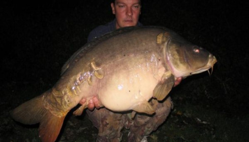 A 35 lb 10 oz carp from Laroussi, Gary Hague Party, Oct 2009