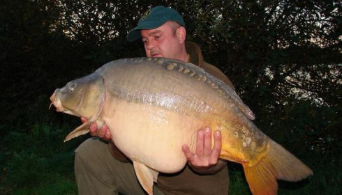 A 37 lb carp from Laroussi, Nov 2006