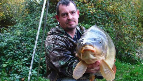 A 54 lb 1 oz carp from Laroussi, Wayne Naylor, Nov 2010