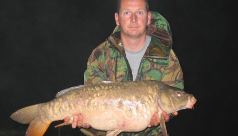 A 25 lb 8 oz carp from Laroussi, A superb resident fully scaled, Oct 2006