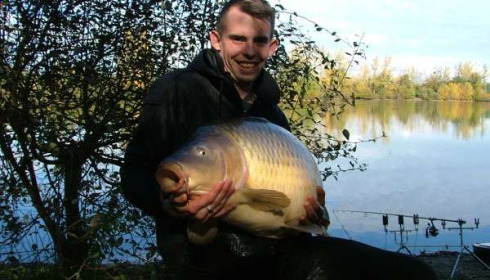 A 44 lb 2 oz carp from Laroussi, Matthew Naylor, Nov 2010