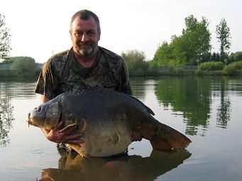 A 51 lb 14 oz carp from Laroussi, Pb !, Apr 2007