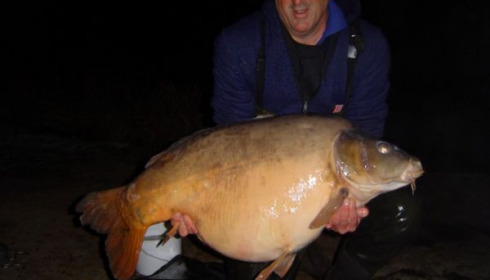 A 66 lb carp from Laroussi, Mar 2009