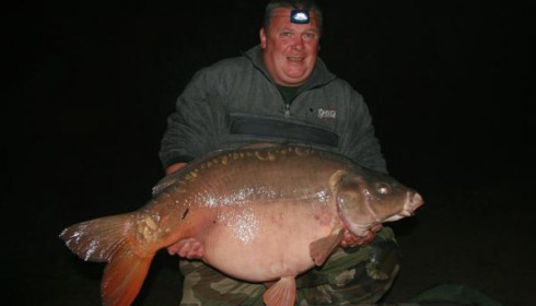 A 44 lb 8 oz carp from Laroussi, Huge tail ! , Nov 2006