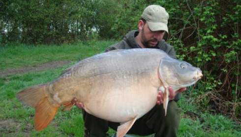 A 53 lb 1 oz carp from Laroussi, Apr 2009