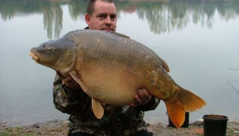 A 41 lb 8 oz carp from Laroussi, Nov 2006