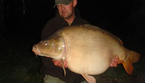 A 44 lb carp from Laroussi, Oct 2008
