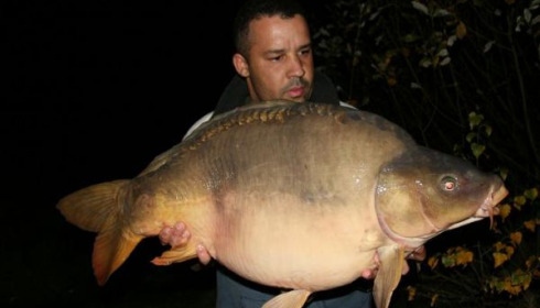 A 40 lb 12 oz carp from Laroussi, Nov 2006