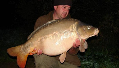 A 35 lb carp from Laroussi, Lake record Linear ! , Nov 2006
