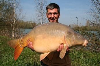 A 39 lb 13 oz carp from Laroussi, Pb !, Apr 2007