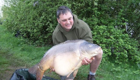 A 46 lb carp from Laroussi, Apr 2008