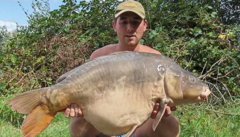 A 58 lb 2 oz carp from Laroussi, Aug 2008