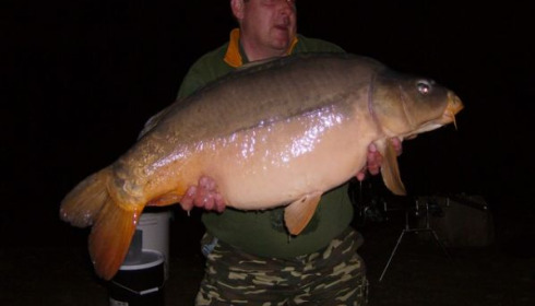A 41 lb carp from Laroussi, Mar 2009