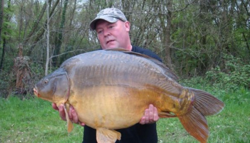 A 41 lb carp from Laroussi, Apr 2009