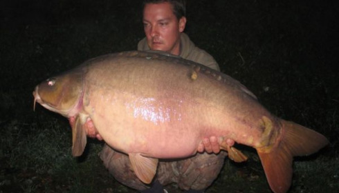 A 39 lb 10 oz carp from Laroussi, Gary Hague Party, Oct 2009
