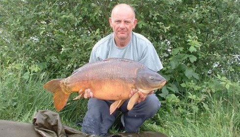 A 30 lb carp from Laroussi, May 2007