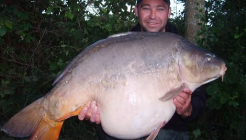 A 52 lb 4 oz carp from Laroussi, Jun 2007