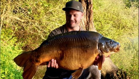 A 42 lb carp from Laroussi, Jun 2019