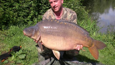 A 42 lb 14 oz carp from Laroussi, Aug 2007