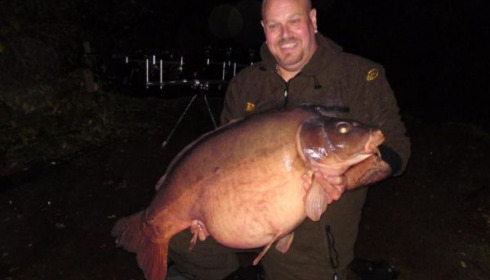 A 75 lb 2 oz carp from Laroussi, Troy McLean , Nov 2009