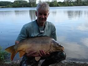 A 41 lb 6 oz carp from Laroussi, PB !, May 2007