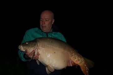 A 50 lb 6 oz carp from Laroussi, Martin Underwood with his new Pb and a another new fifty for Laroussi, Apr 2007
