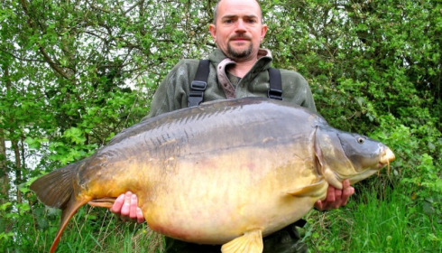 A 62 lb carp from Laroussi, Mr Diment, May 2013