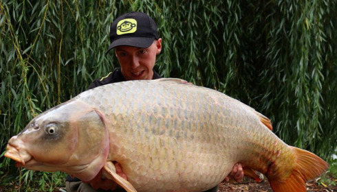 A 43 lb 8 oz carp from Laroussi, Andy Roberts, Aug 2017