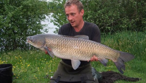 A 32 lb 2 oz carp from Laroussi, May 2008