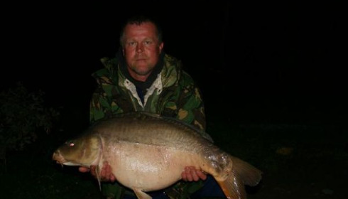A 33 lb carp from Laroussi, Oct 2006